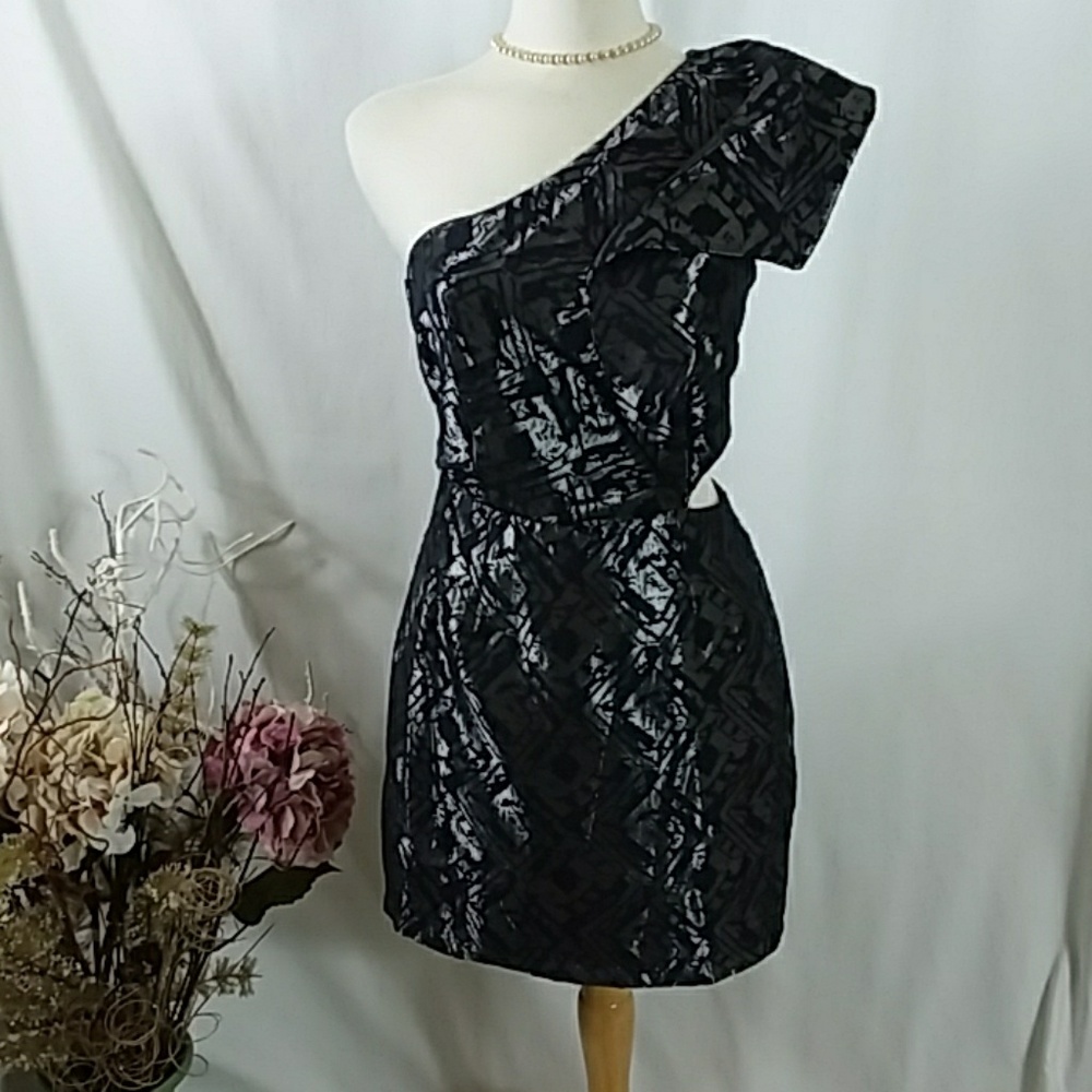 SALE  Anthropologie Fumbling Foe cocktail dress